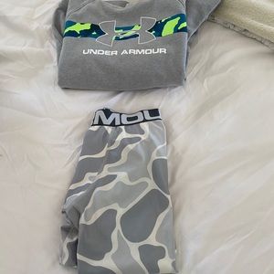Boys UA bundle- base layer pants and Hoodie both L